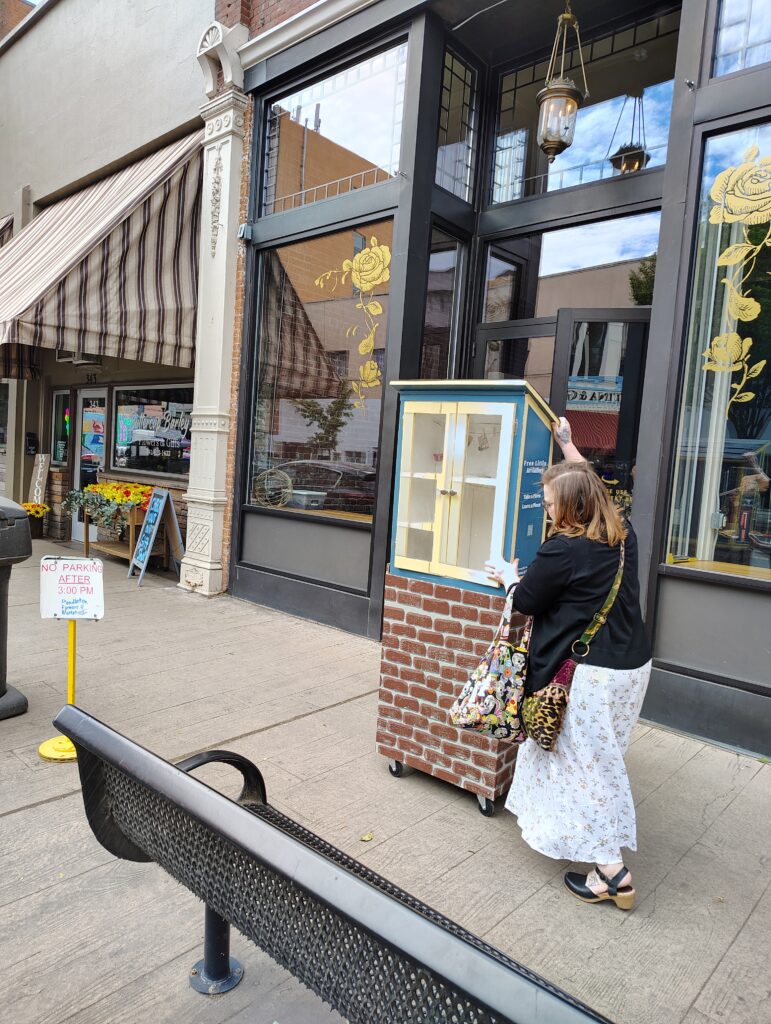 Pendleton Free Little Art Gallery