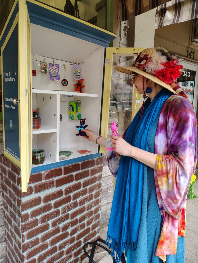 Pendleton Free Little Art Gallery